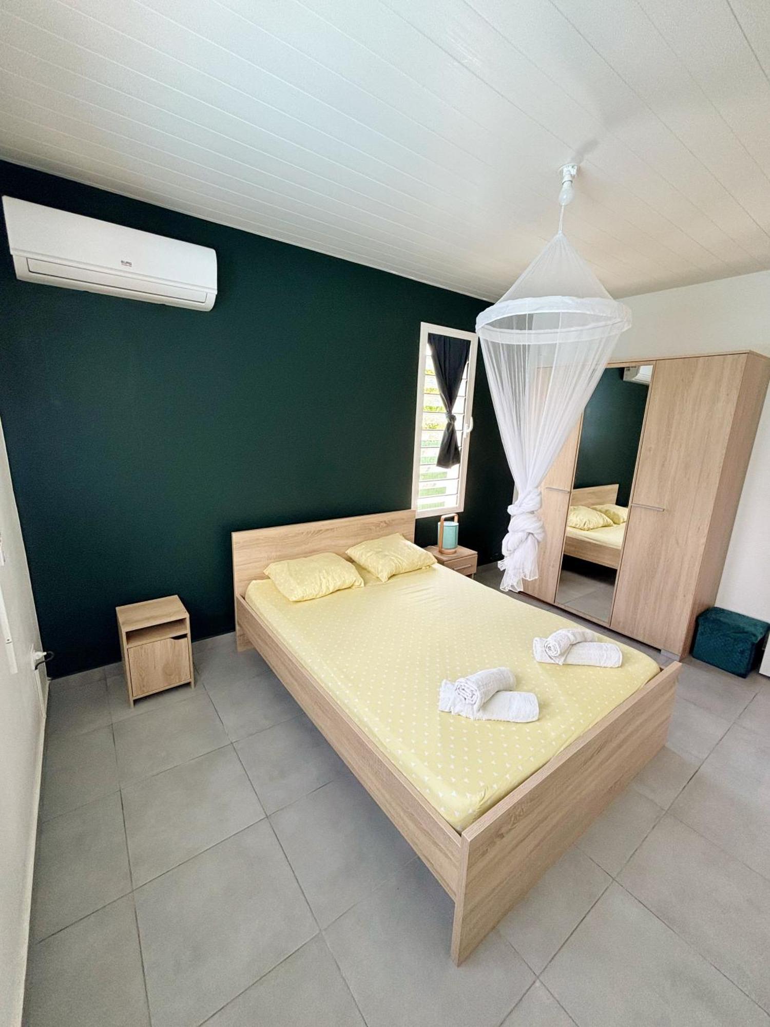 Bung'Hello Village, Piscine Et Parking Gratuit Trois-Rivières Dış mekan fotoğraf